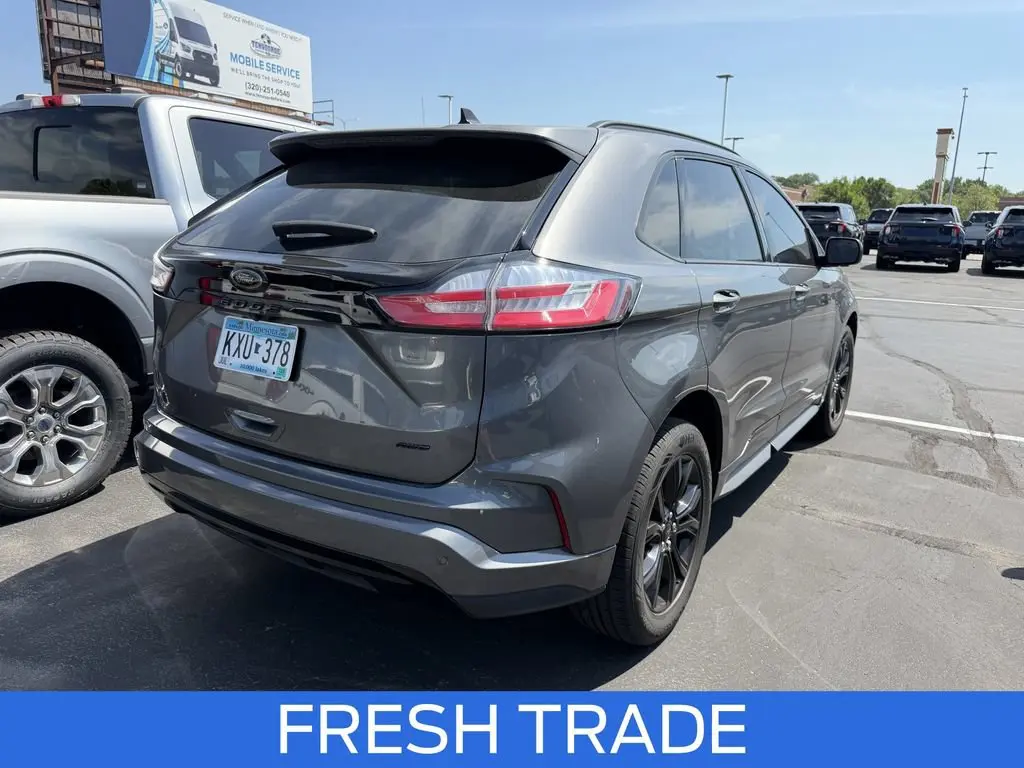 2023 Ford Edge SE AWD photo 3