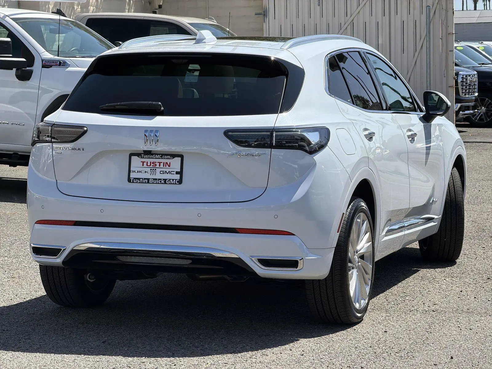 2026 Buick Envision Avenir AWD photo 4