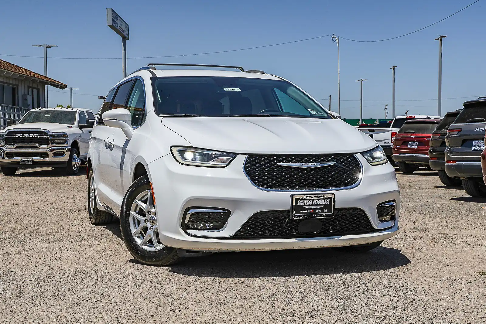 2021 Chrysler Pacifica Touring L's photo