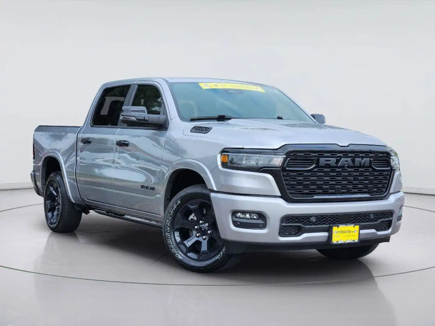 2025 RAM 1500 Big Horn/Lone Star 4x4 Crew Cab 5'7's photo