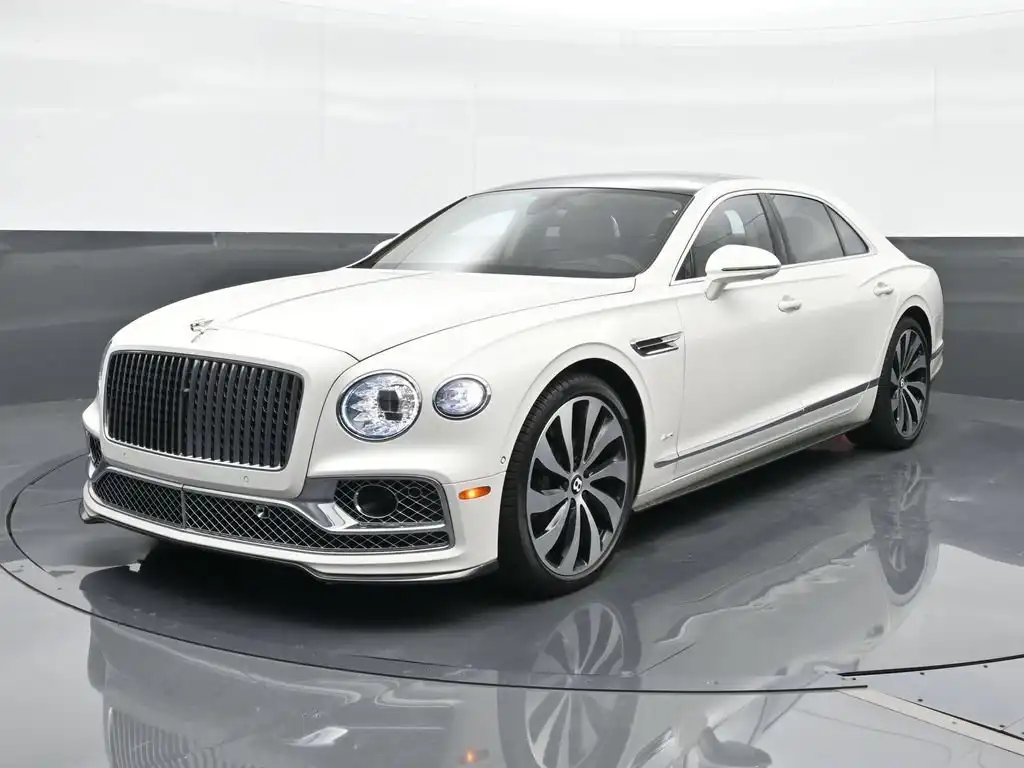 2023 Bentley Flying Spur Azure V8's photo