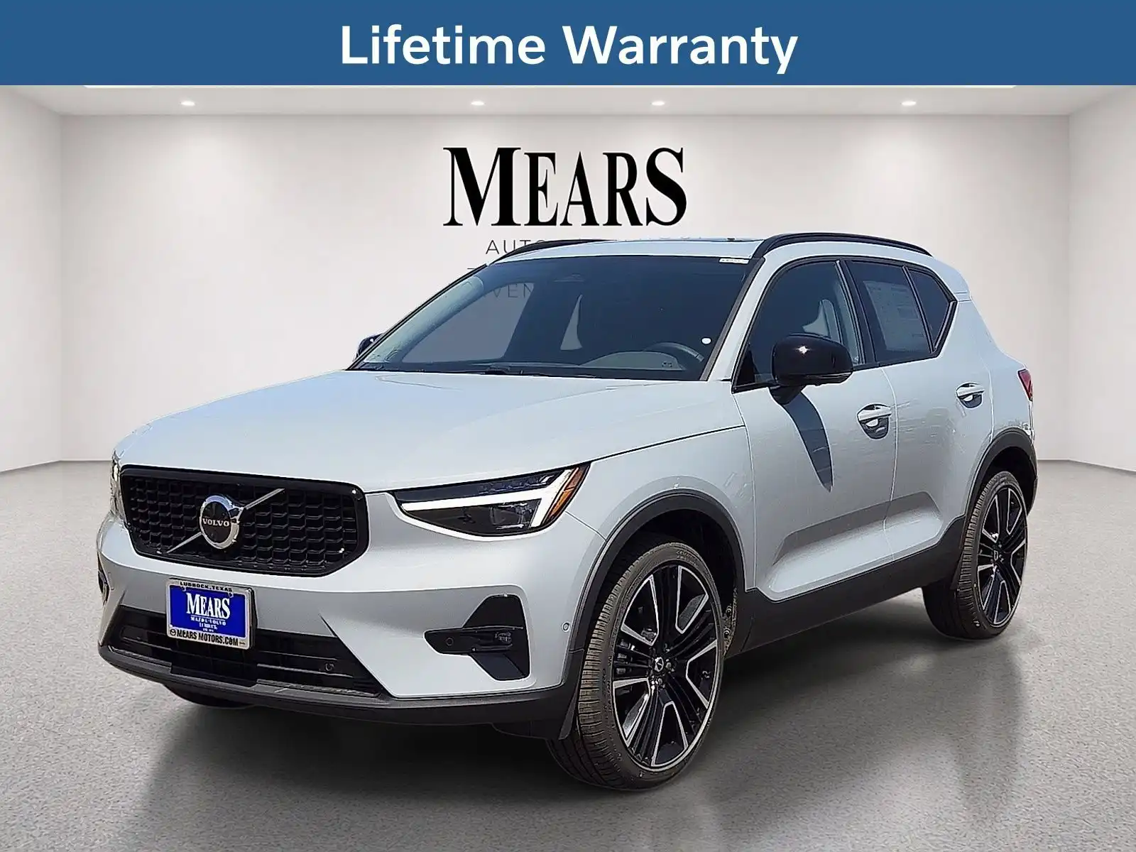 2026 Volvo XC40 B5 Ultra Dark AWD's photo