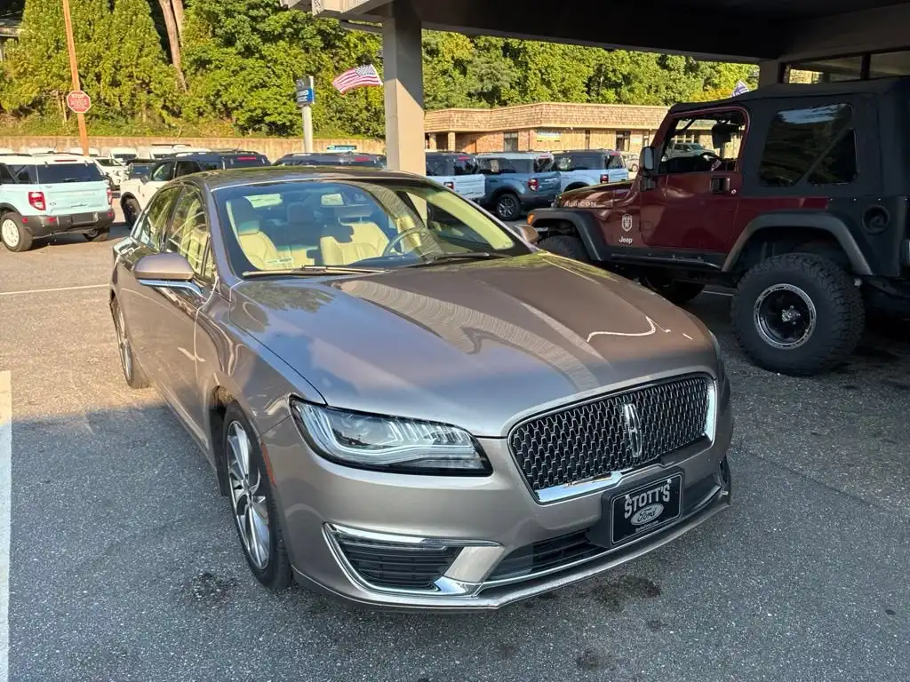 2019 Lincoln MKZ Reserve I FWD's photo