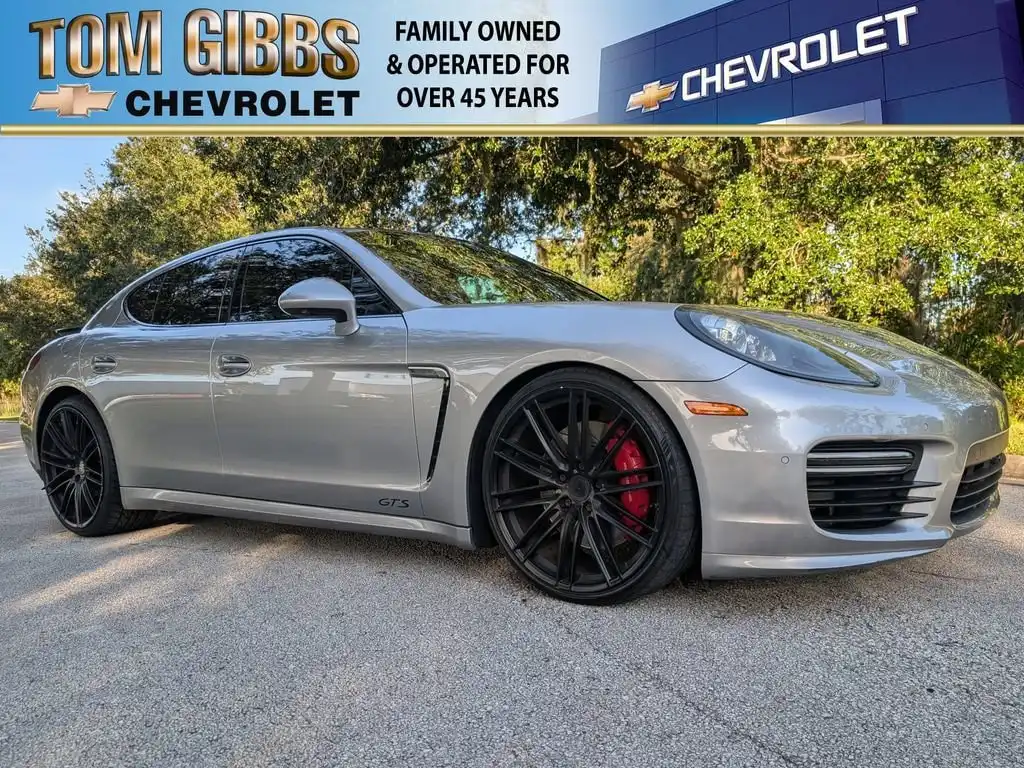 2016 Porsche Panamera GTS's photo