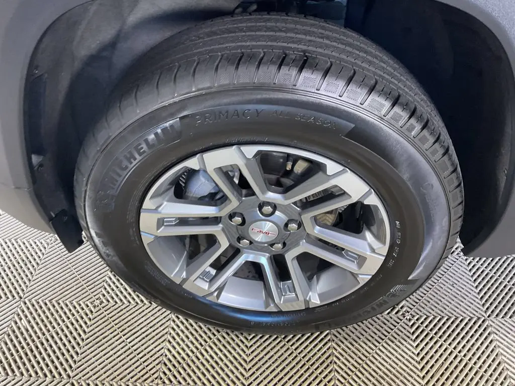 2025 GMC Terrain Elevation AWD photo 5