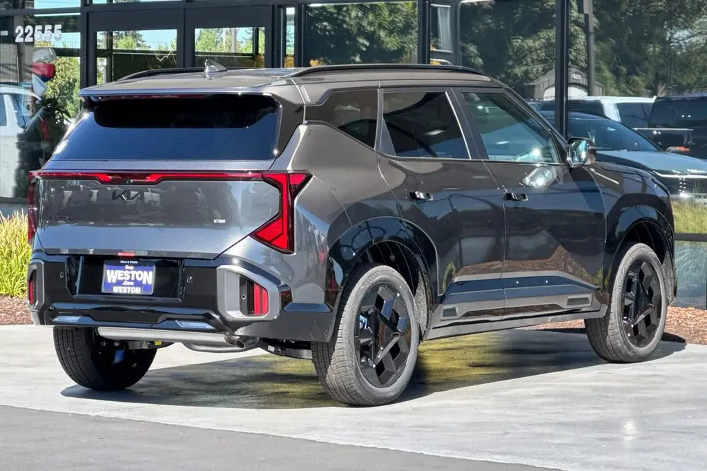 2027 Kia Seltos X-Line AWD S photo 4