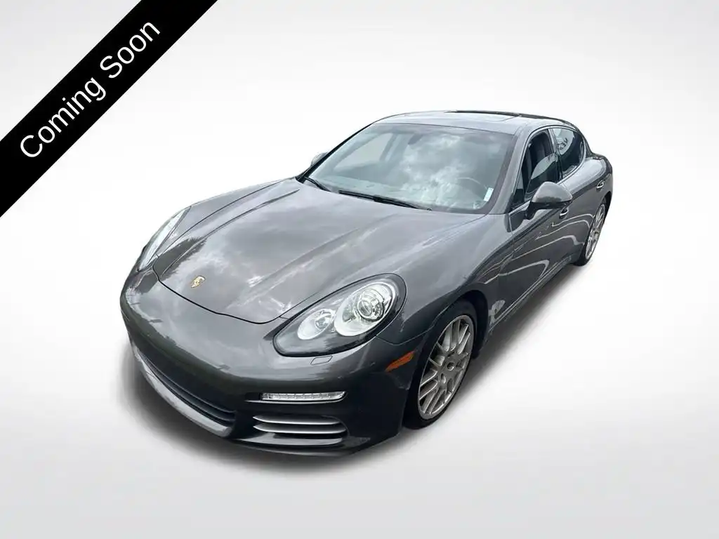 2016 Porsche Panamera 4's photo
