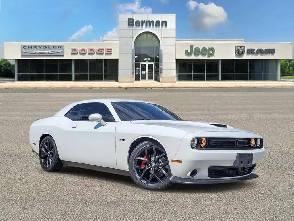 2023 Dodge Challenger R/T's photo