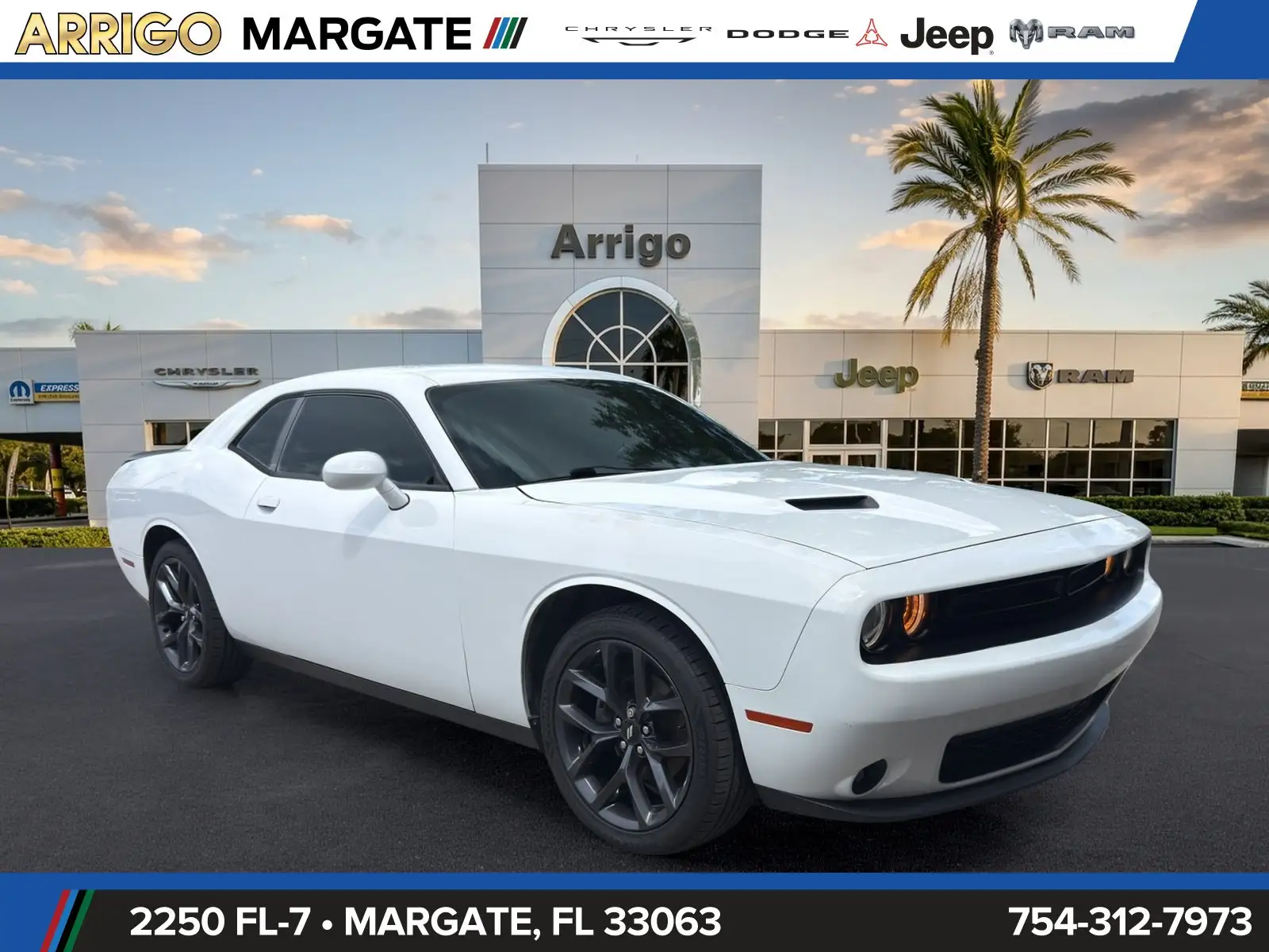 2019 Dodge Challenger SXT Auto photo 1