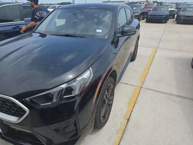 2025 BMW X2 xDrive28i's photo