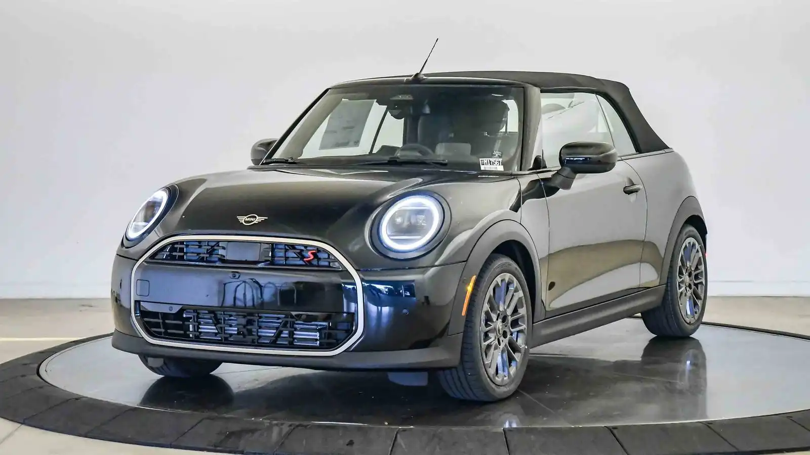 2026 MINI Convertible Cooper S's photo