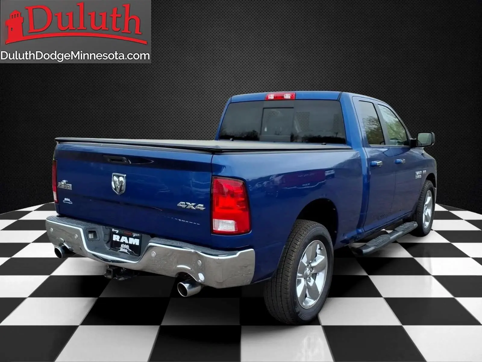 2015 RAM 1500 SLT 4x4 Quad Cab photo 5