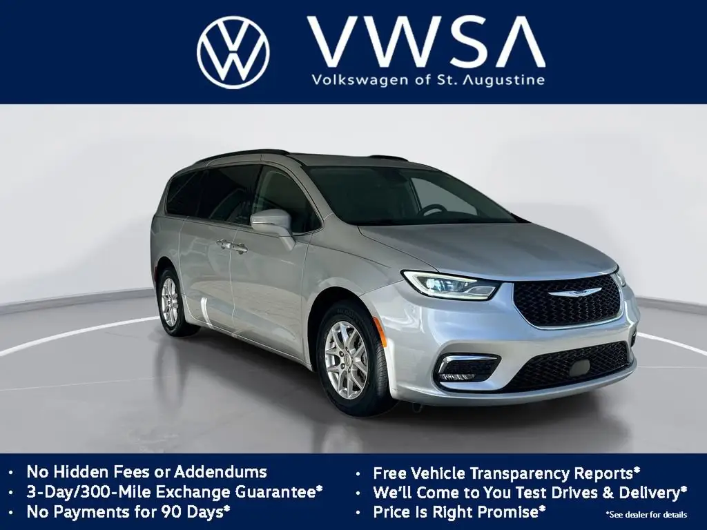 2022 Chrysler Pacifica Touring L photo 1