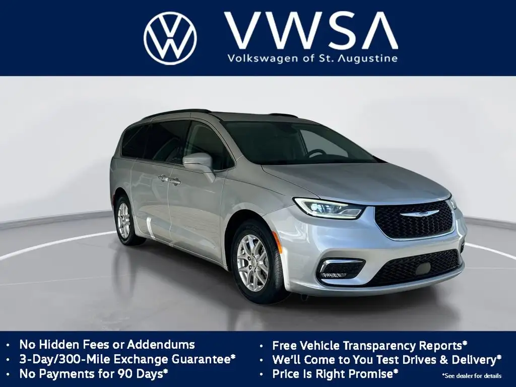 2022 Chrysler Pacifica Touring L's photo