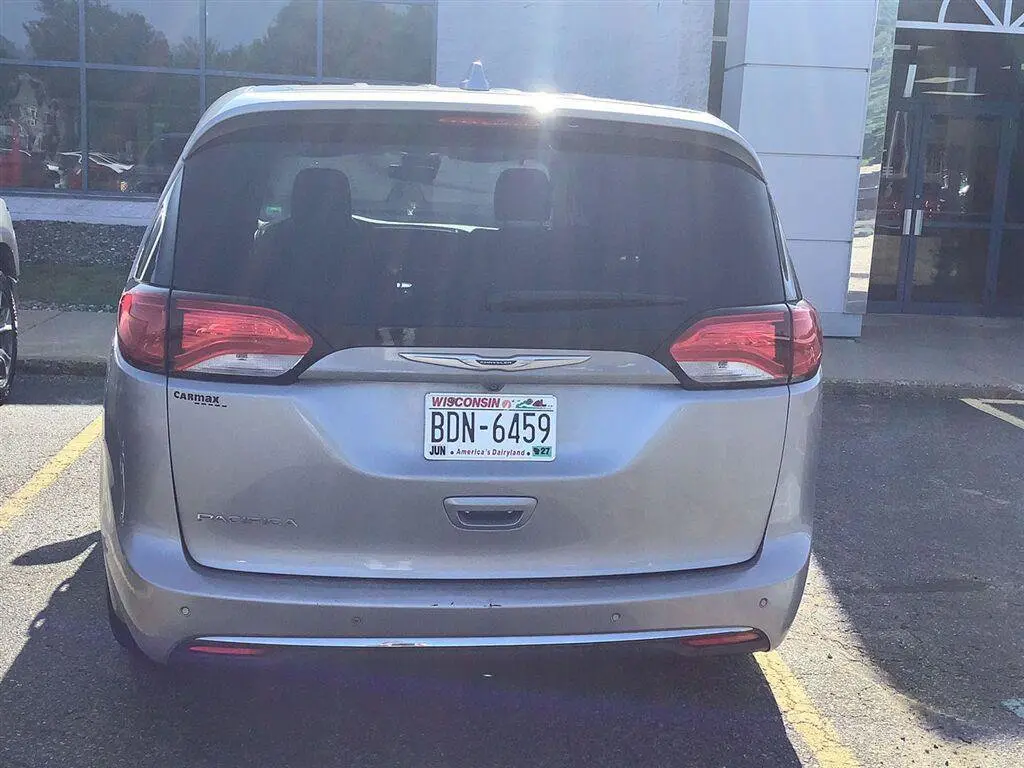 2019 Chrysler Pacifica Touring Plus photo 4