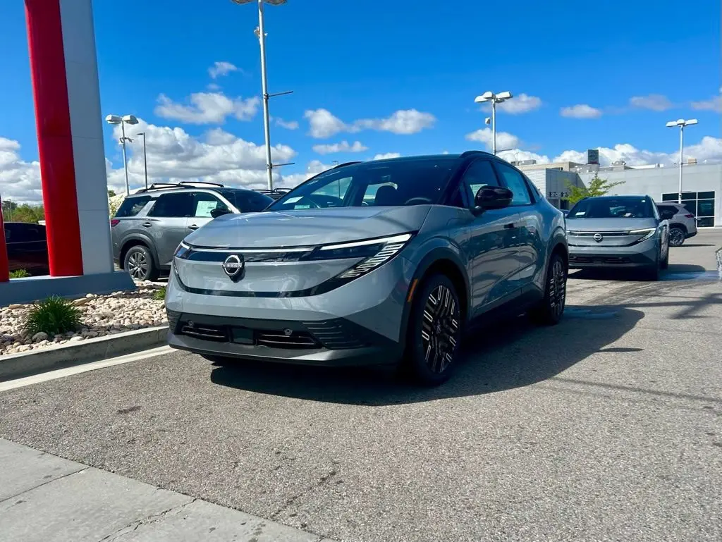 2026 Nissan Leaf Platinum+ photo 3