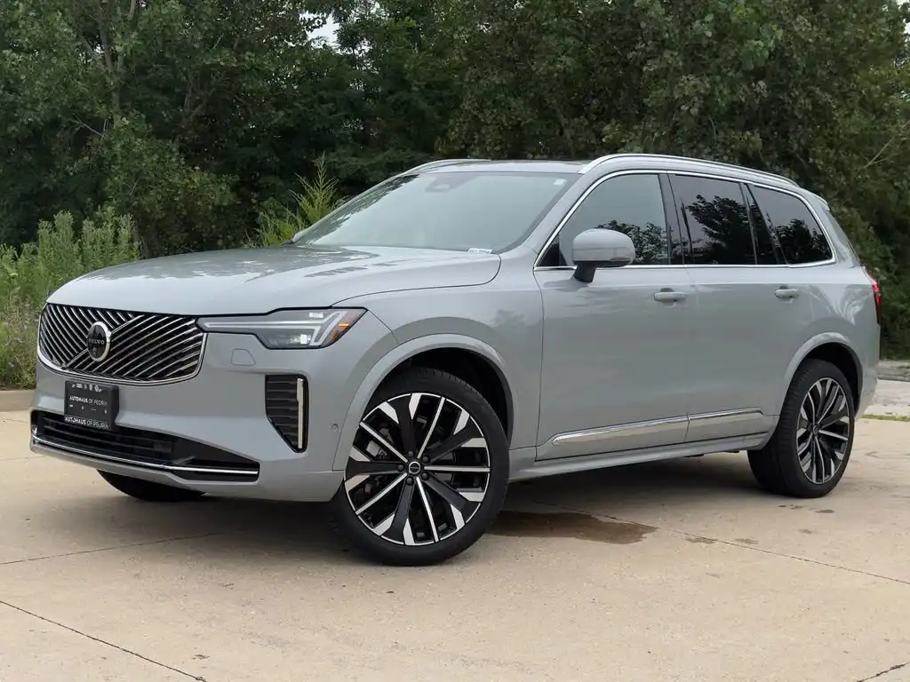 2025 Volvo XC90 B6 Plus Bright 7-Seater AWD's photo