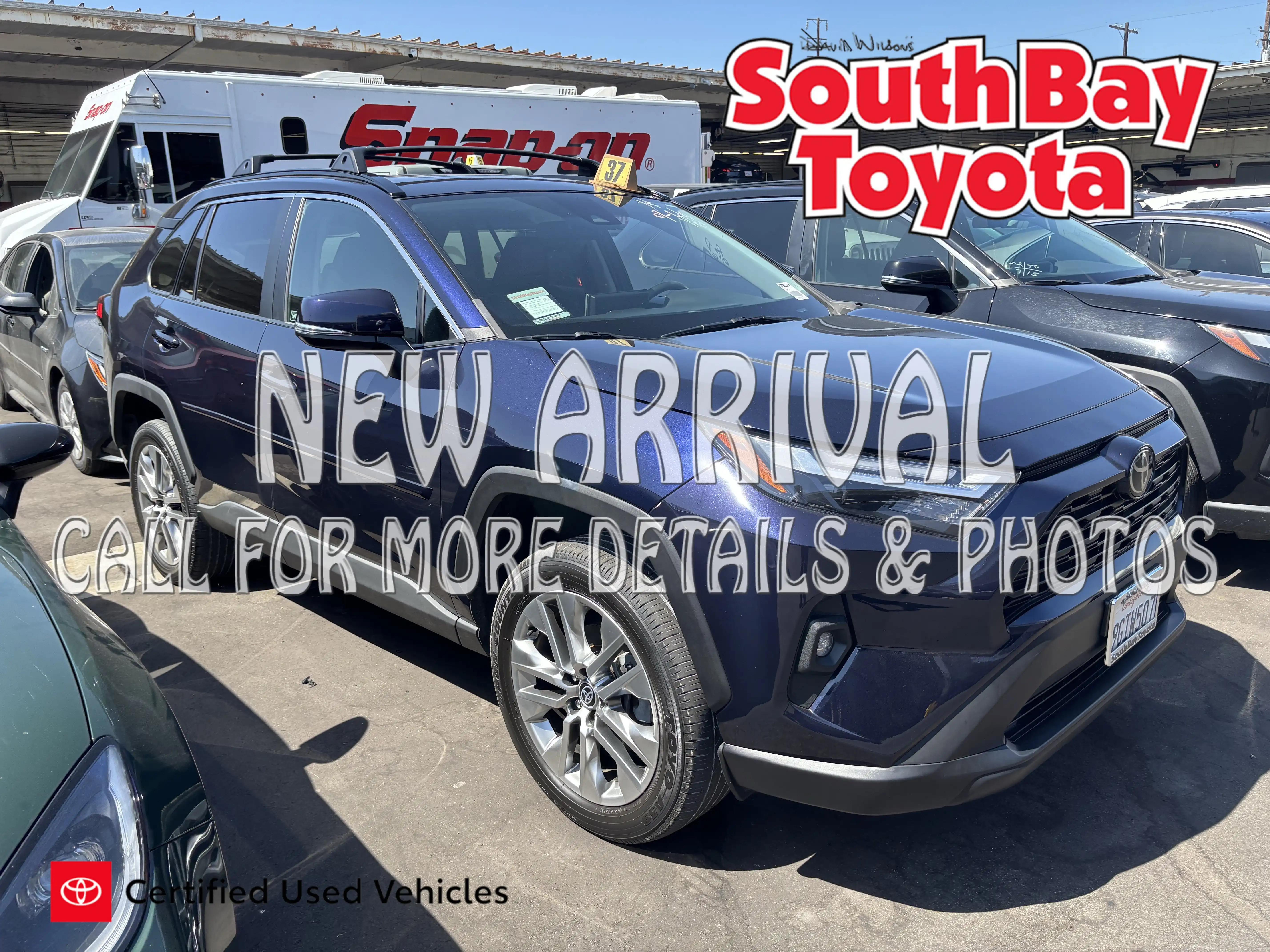 2023 Toyota RAV4 XLE Premium FWD's photo