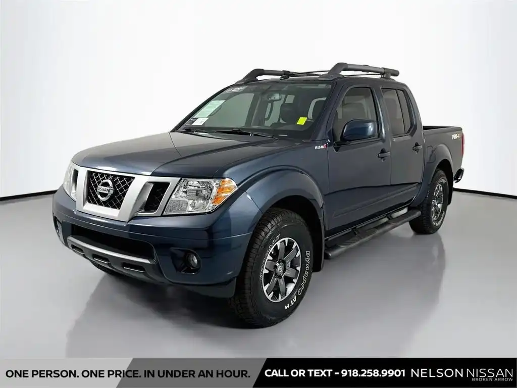 2017 Nissan Frontier 4.0 PRO-4X Crew Cab 4X4 AT's photo