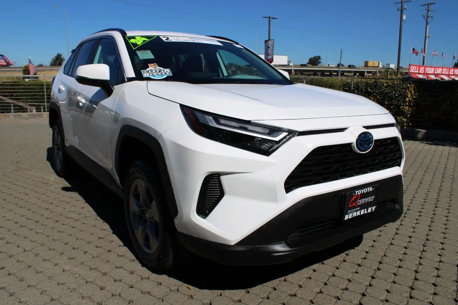 2024 Toyota RAV4 Hybrid LE AWD's photo