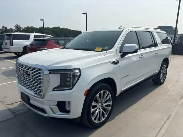 2022 GMC Yukon Denali AWD's photo