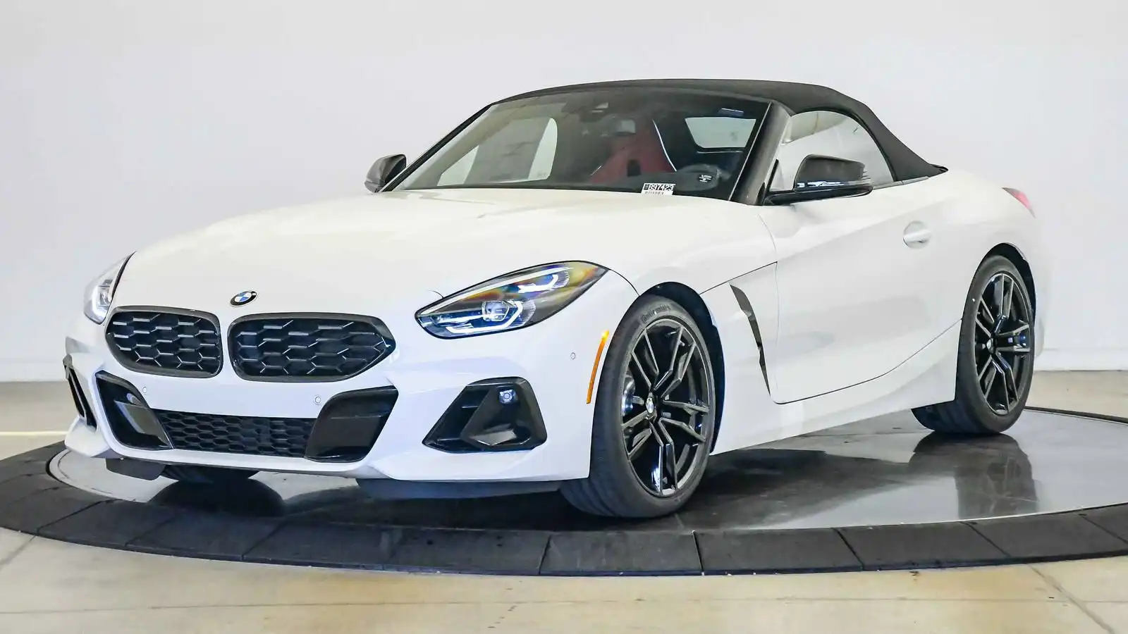 2026 BMW Z4 sDrive30i's photo
