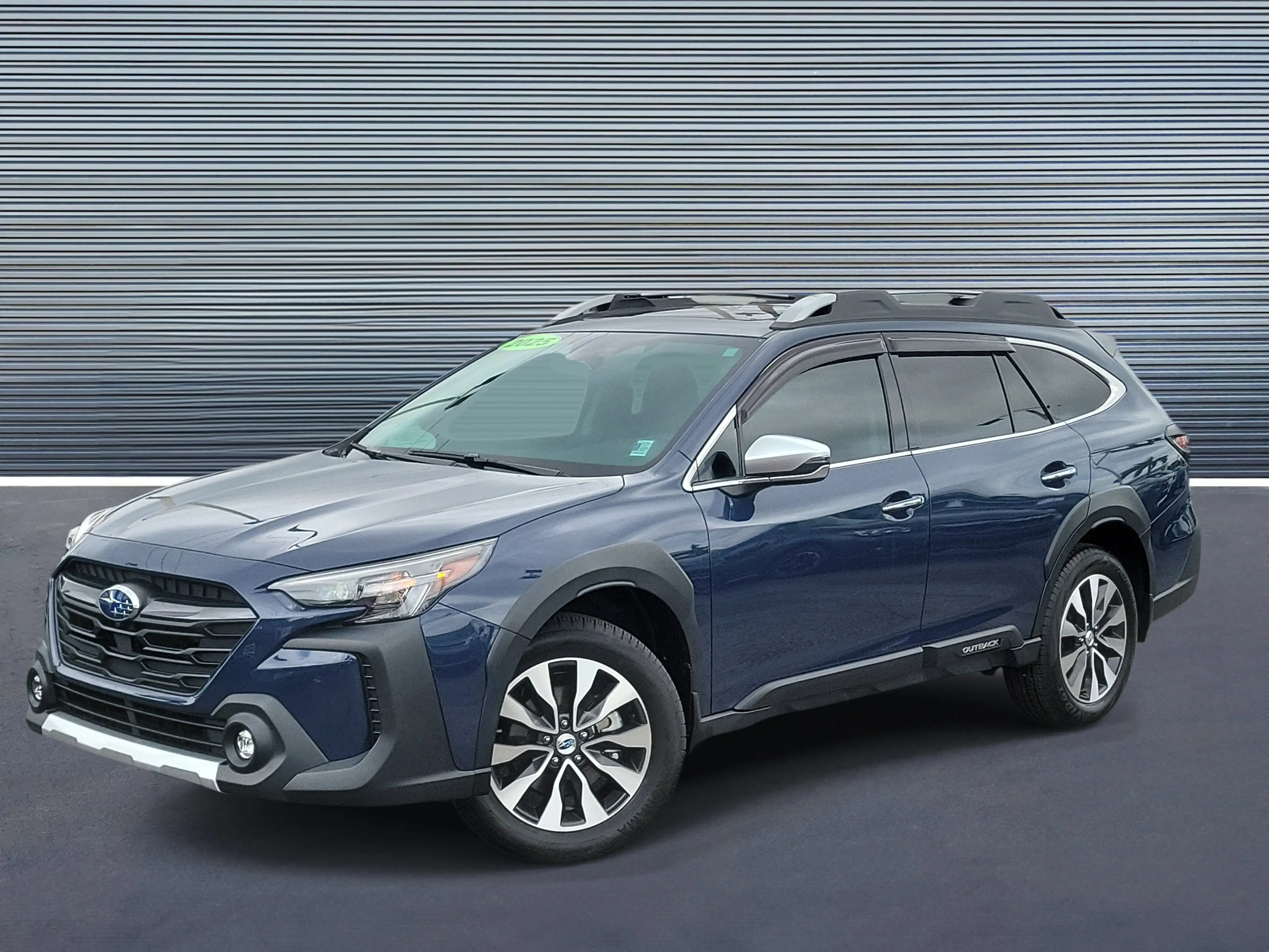 2025 Subaru Outback Touring's photo