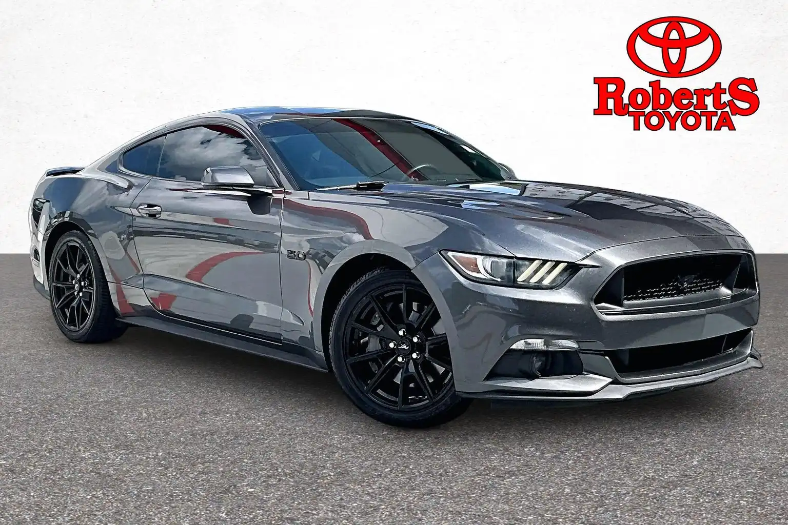 2017 Ford Mustang GT Coupe Premium's photo