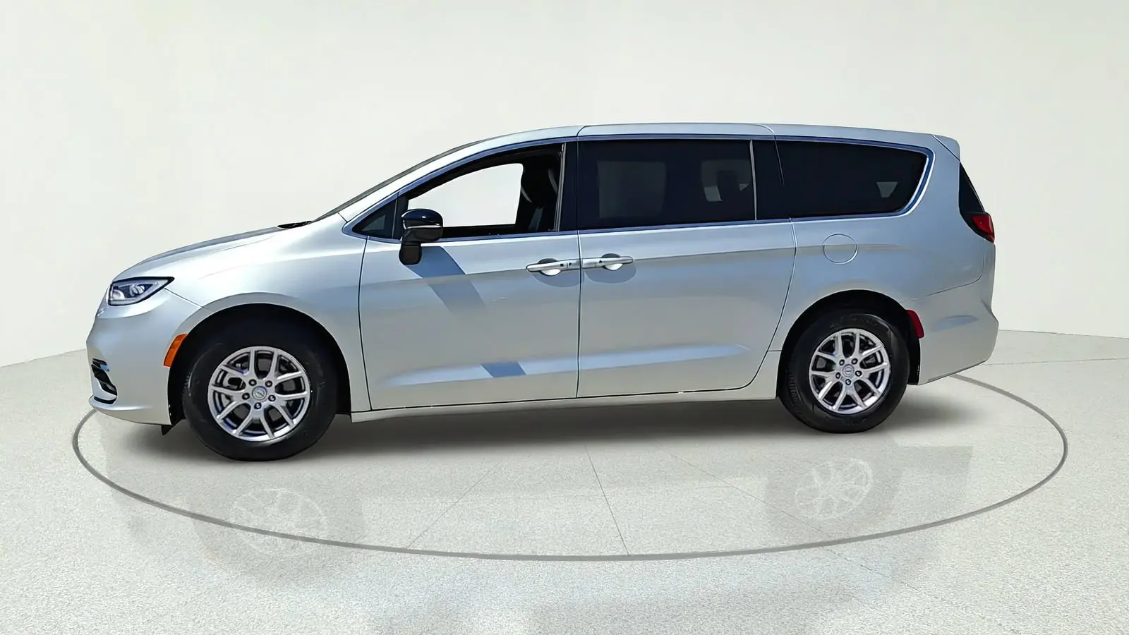 2026 Chrysler Pacifica Select photo 5