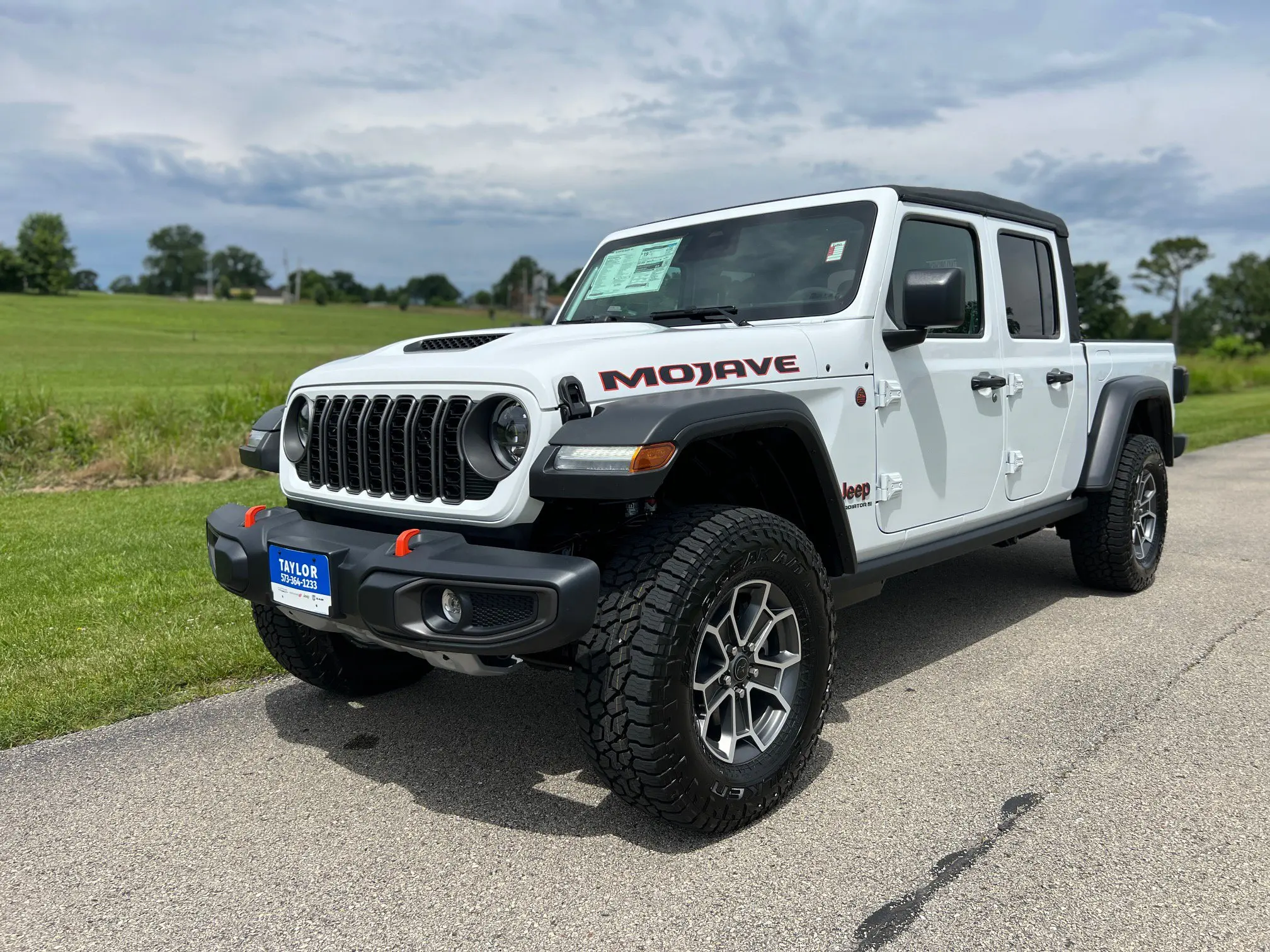 2026 Jeep Gladiator Mojave Auto photo 5