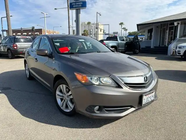 2014 Acura ILX Hybrid Technology's photo