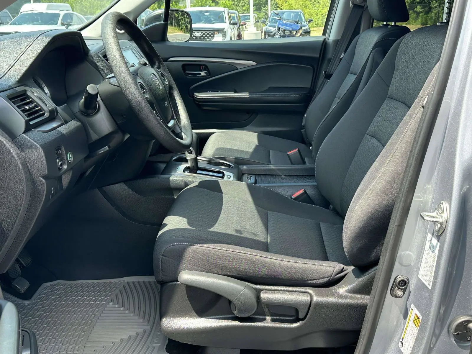 2019 Honda Ridgeline RT photo 4