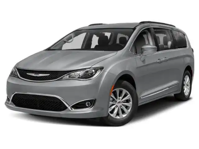 2020 Chrysler Pacifica Touring L's photo