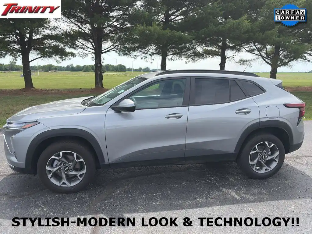 2025 Chevrolet Trax LT's photo