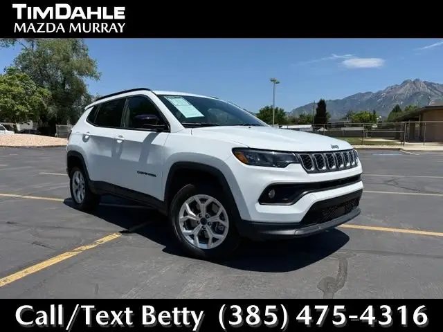 2025 Jeep Compass Latitude 4X4 photo 1