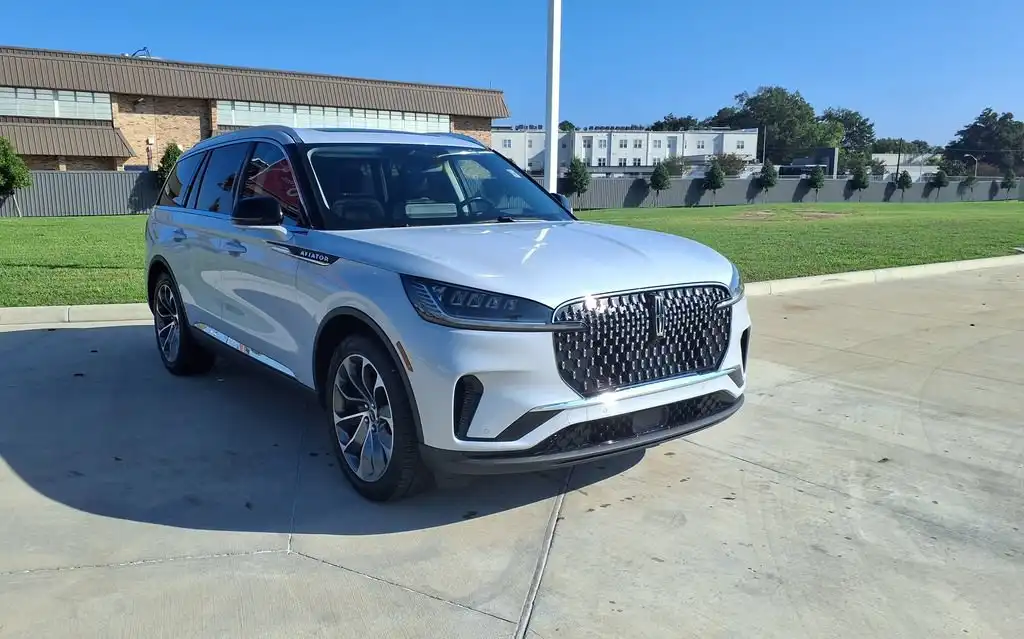 2025 Lincoln Aviator Reserve RWD's photo