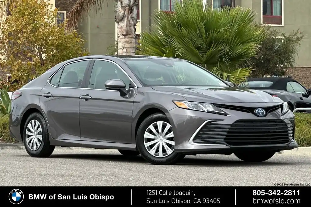 2023 Toyota Camry LE Hybrid's photo