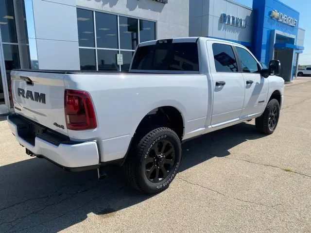 2026 RAM 2500 Big Horn 4X4 Crew Cab SWB photo 3