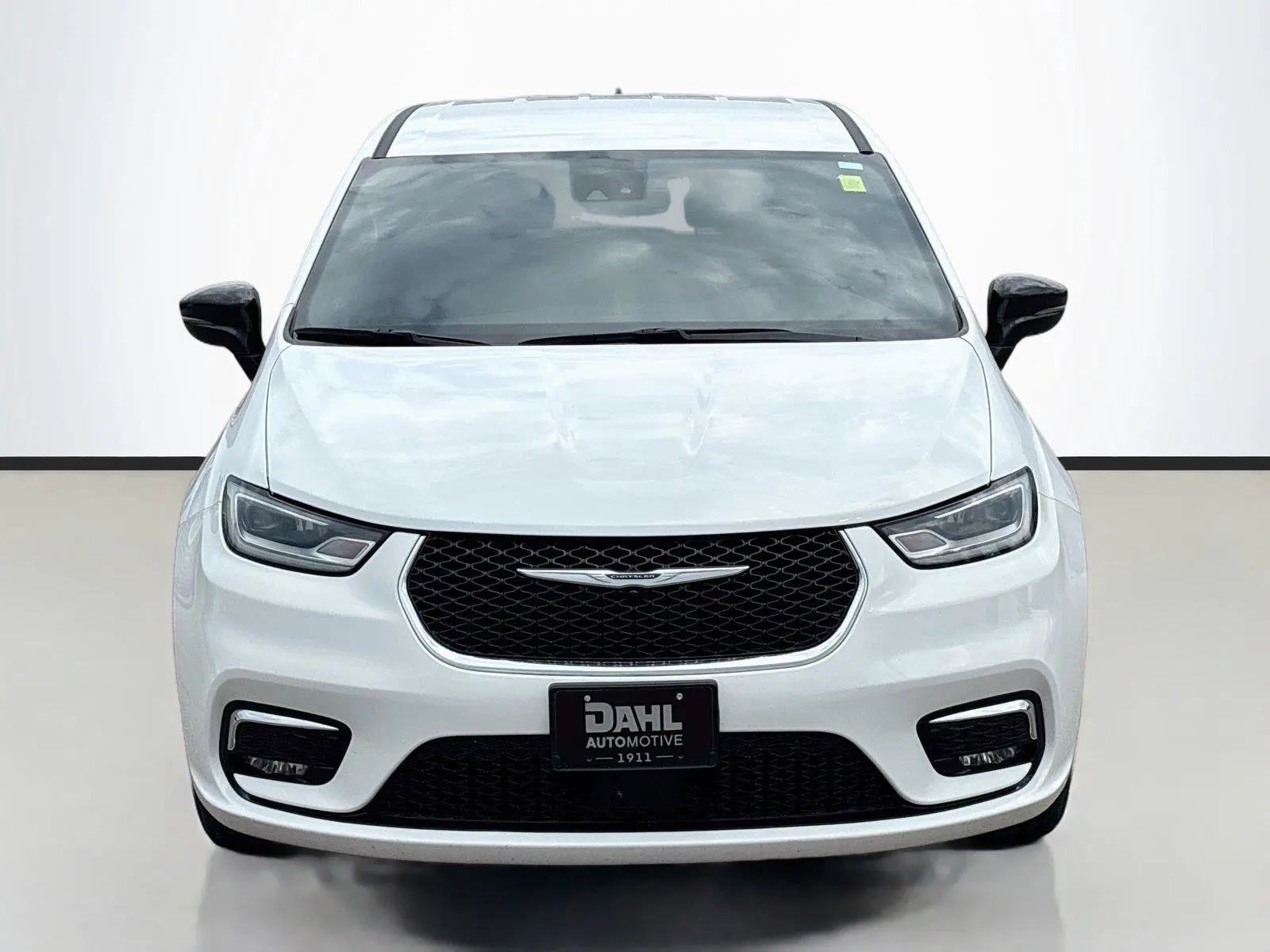 2025 Chrysler Pacifica Select photo 3
