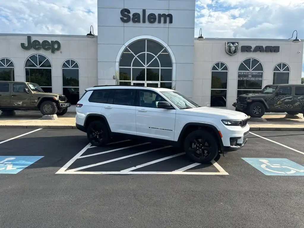 2024 Jeep Grand Cherokee L Altitude X 4WD's photo