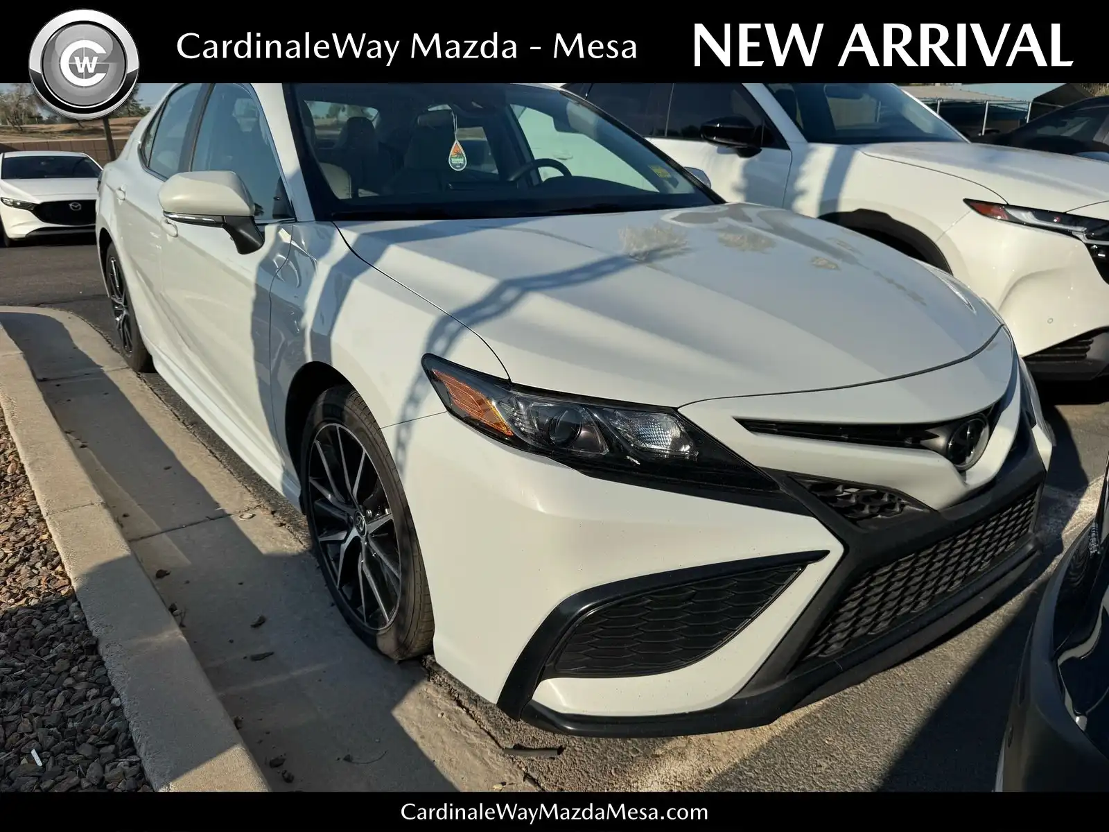 2023 Toyota Camry SE's photo