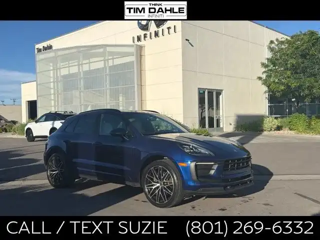 2022 Porsche Macan Base's photo