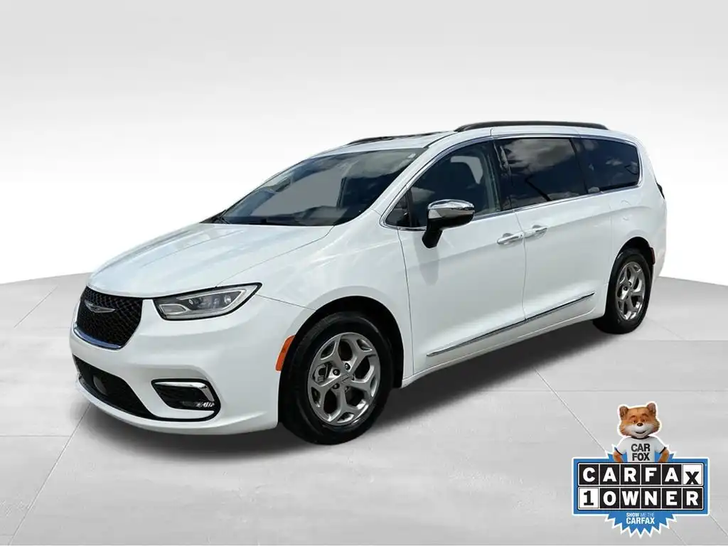 2023 Chrysler Pacifica Limited's photo