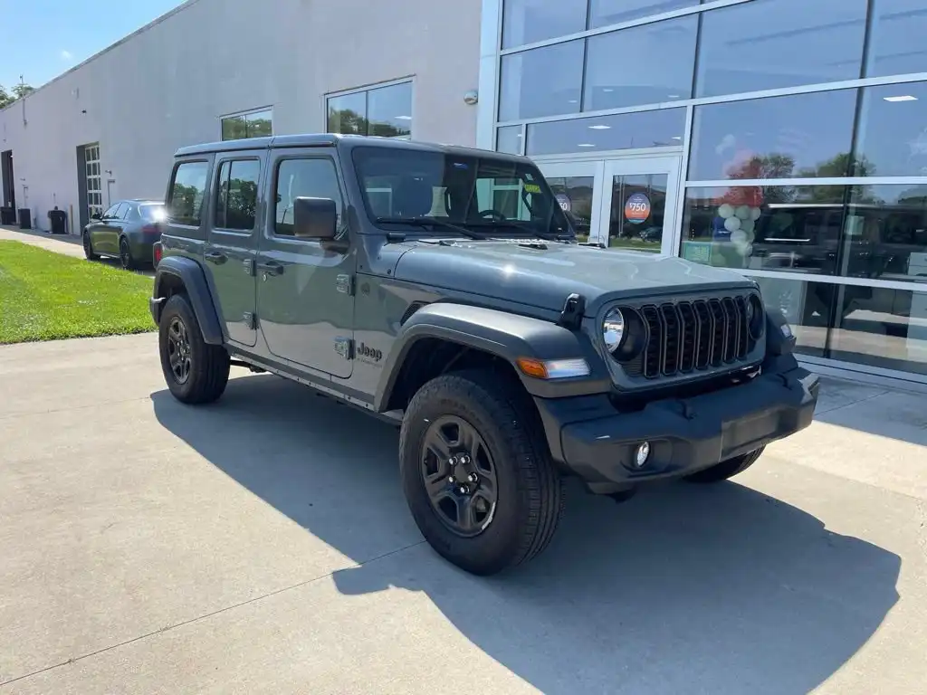 2024 Jeep Wrangler Sport's photo