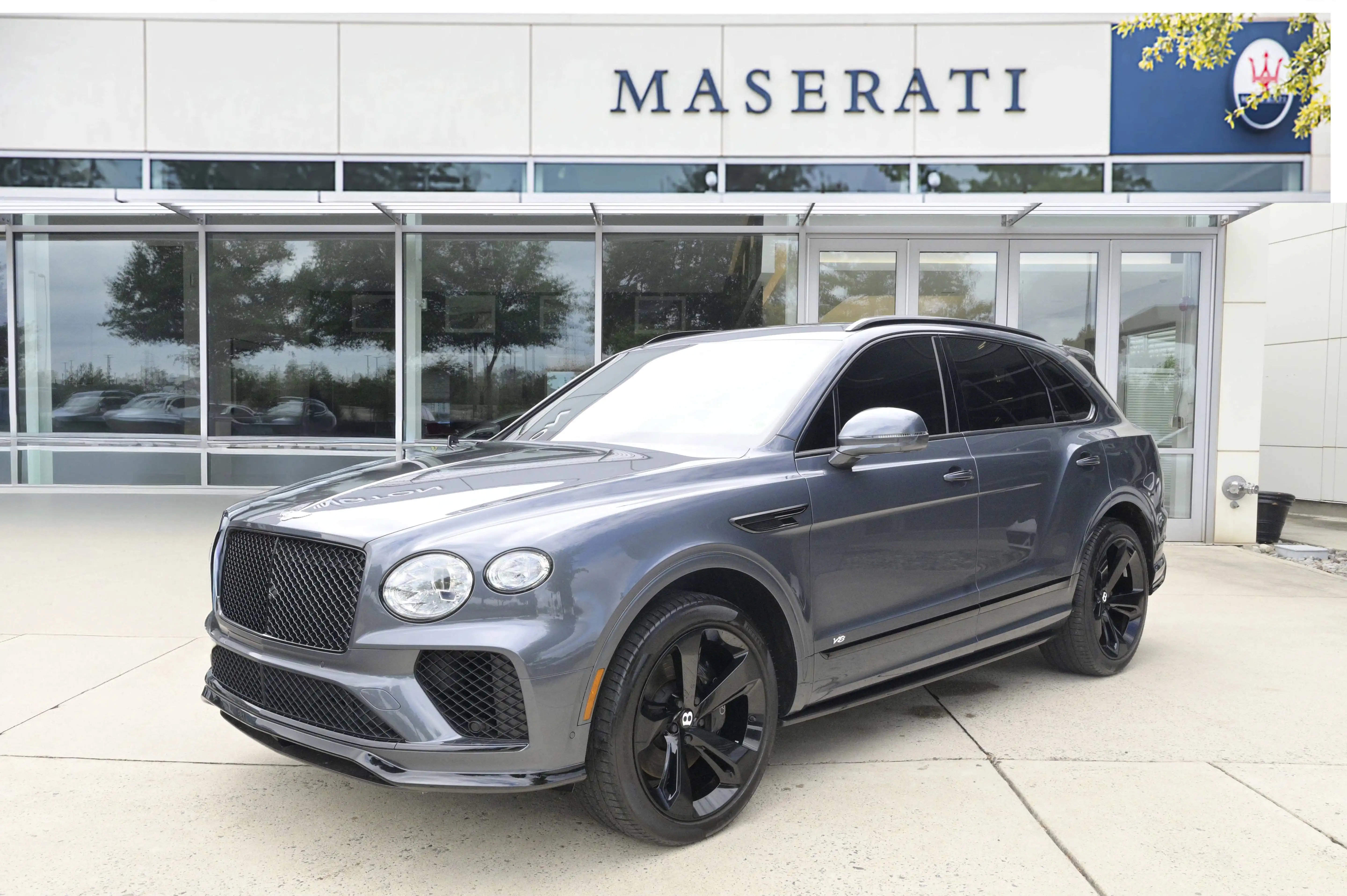 2021 Bentley Bentayga V8's photo