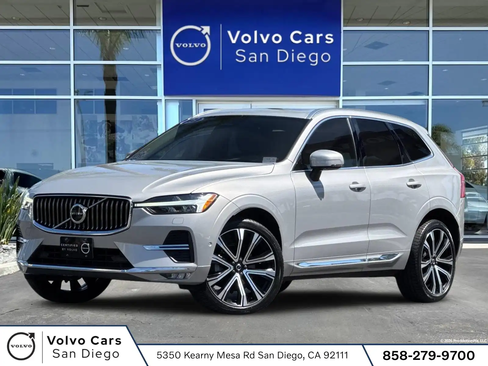 2023 Volvo XC60 B5 Ultimate Bright Theme FWD's photo