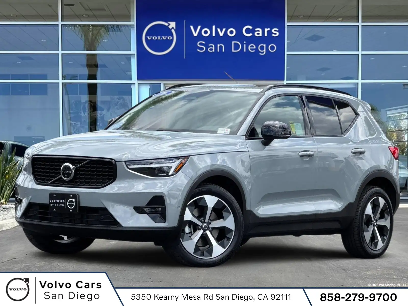 2026 Volvo XC40 B5 Plus Dark AWD's photo