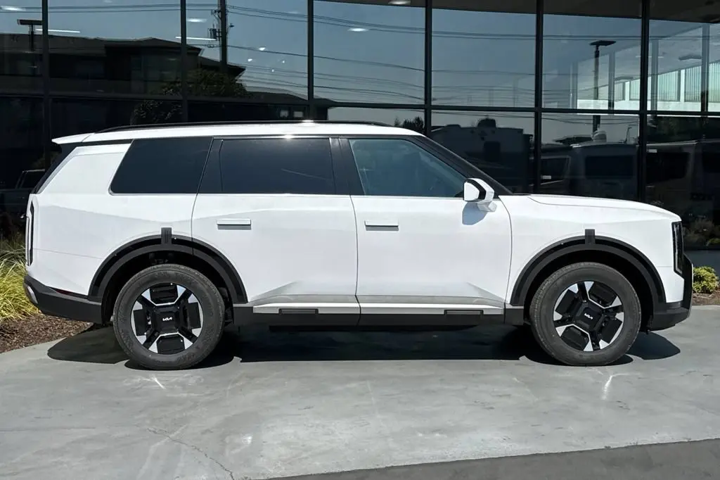 2027 Kia Telluride Hybrid EX AWD photo 3