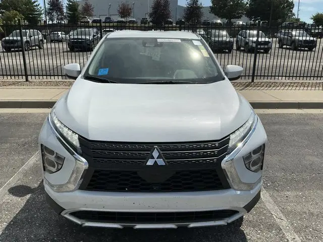 2025 Mitsubishi Eclipse Cross SE S-AWC photo 3
