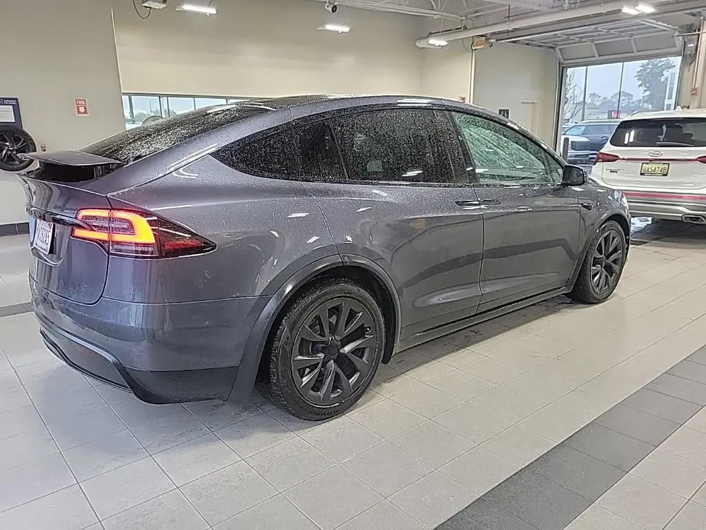 2023 Tesla Model X Long Range photo 3